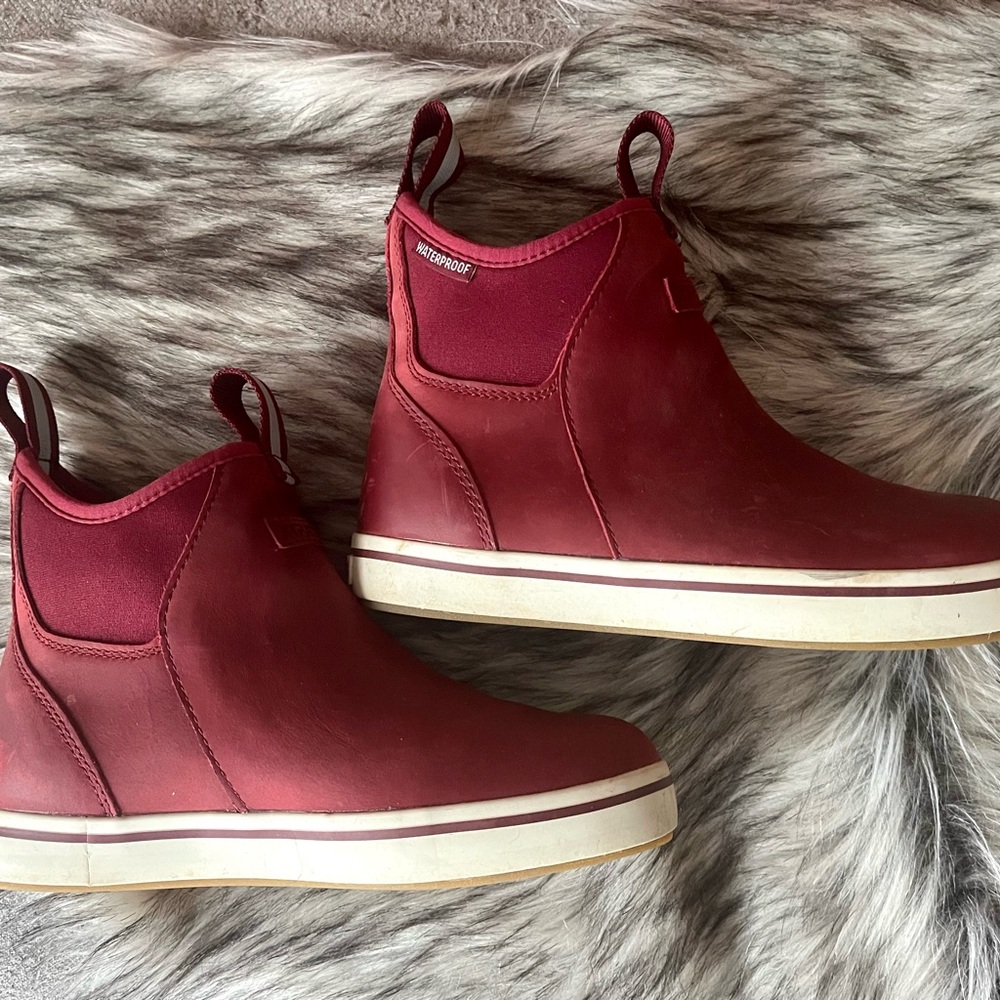 Waterproof Women's Ankle Boots - Burgundy